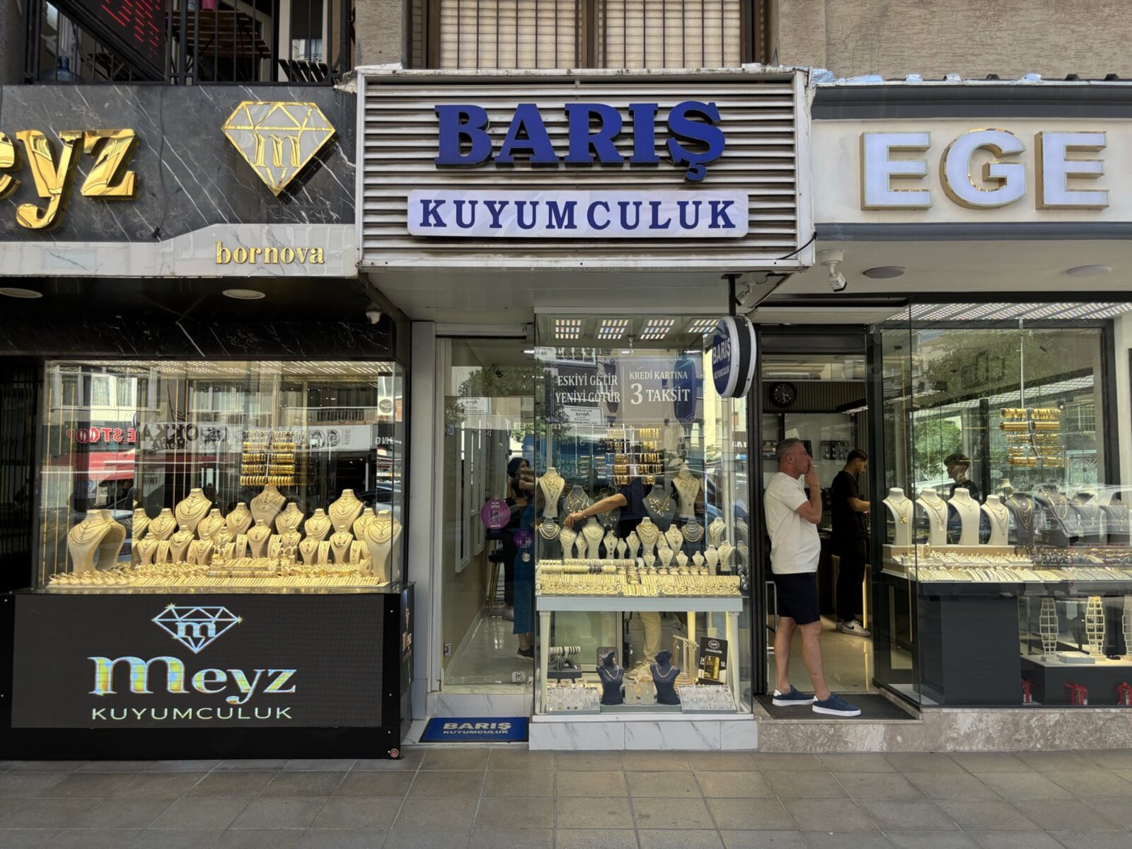 Barış Kuyumculuk mağaza cephesi